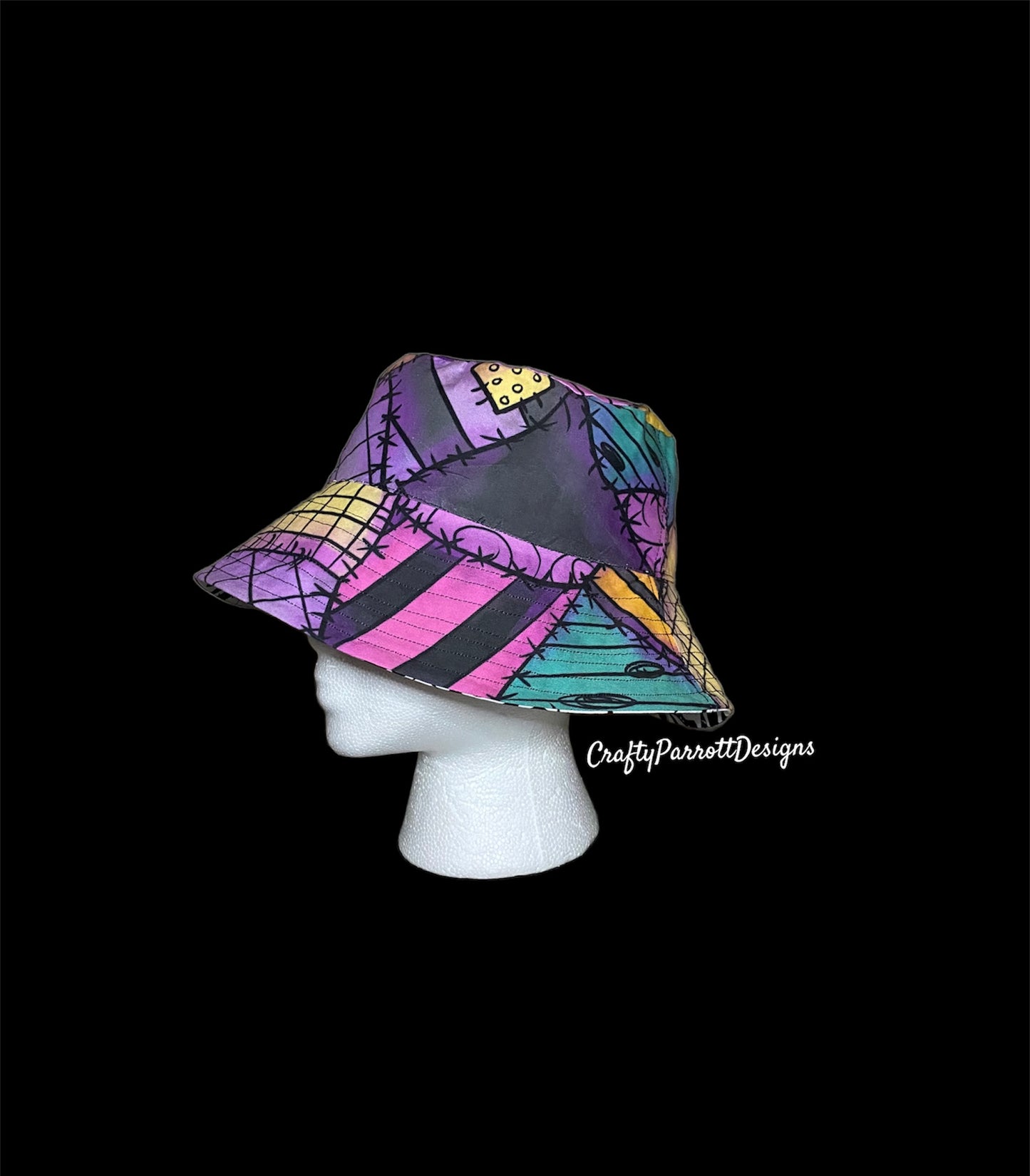 Reversible bucket hat