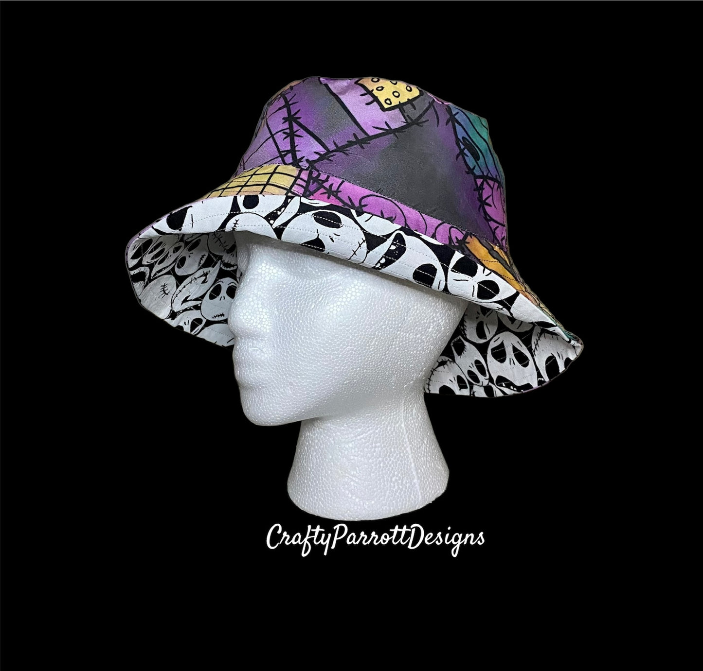 Reversible bucket hat