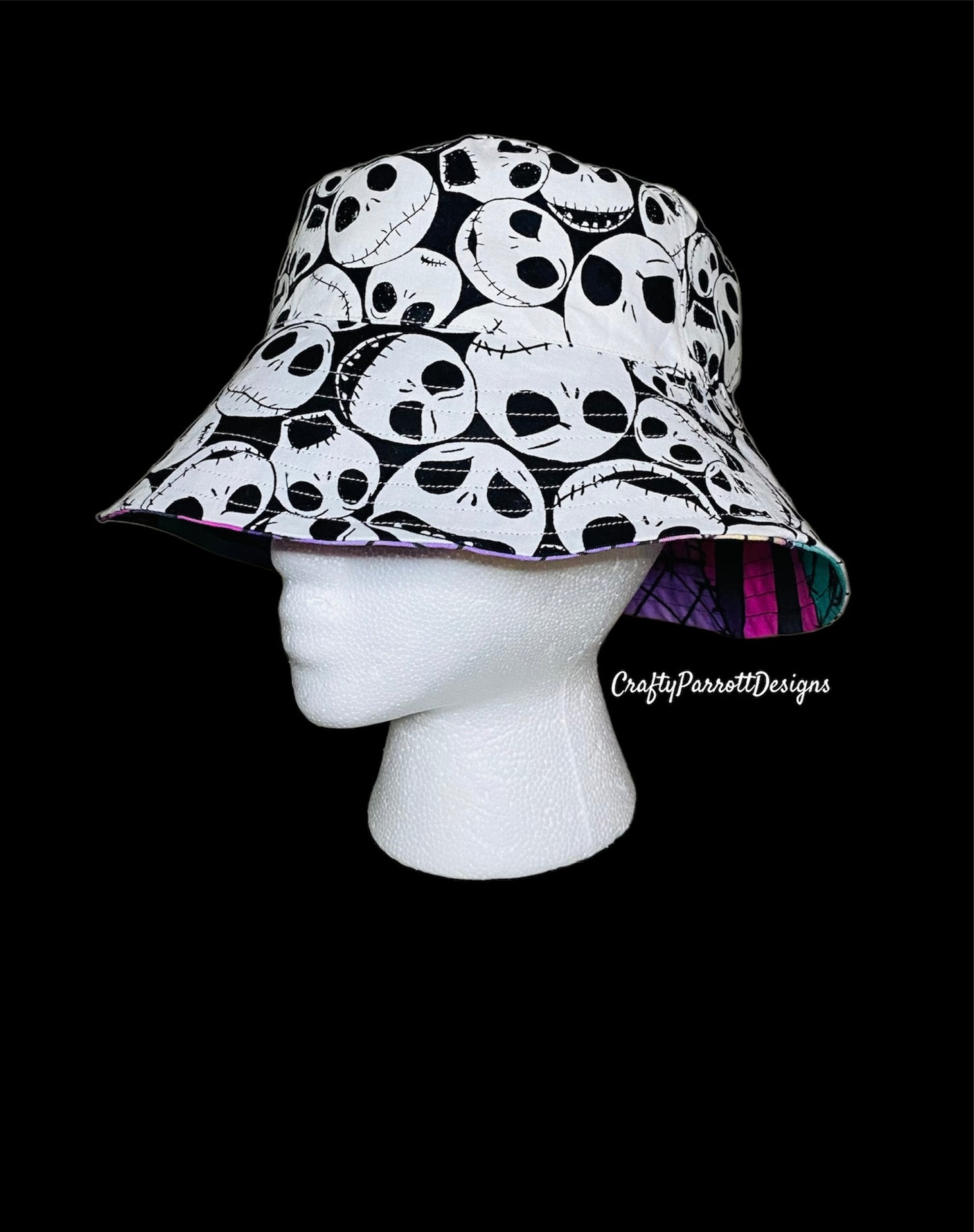 Reversible bucket hat