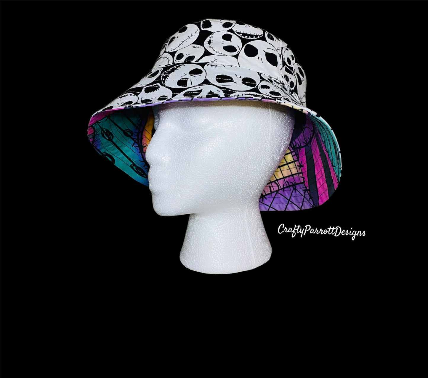 Reversible bucket hat