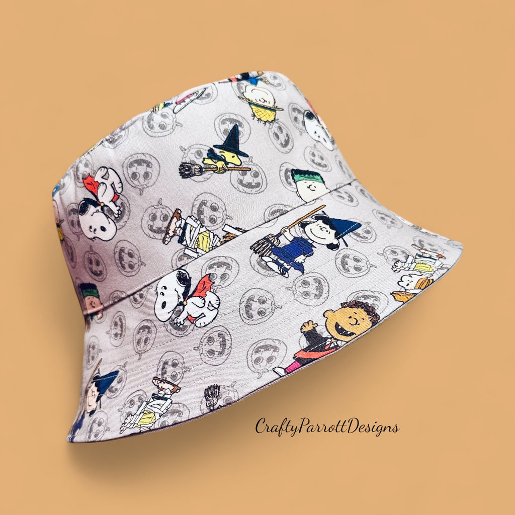 Reversible bucket hat